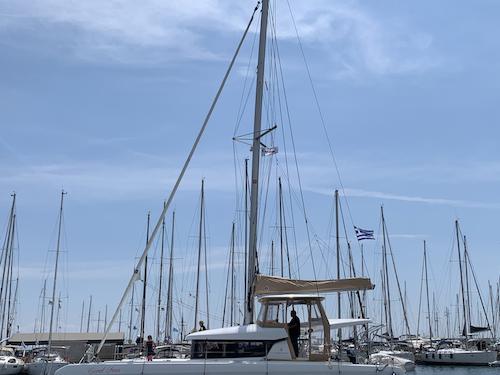 Kat Lagoon 42 Yachtcharter in Yachthafen von Lavrio