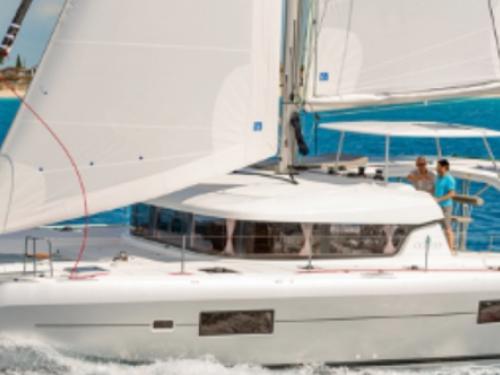 Cat Lagoon 42 for rent in Saint Raphael
