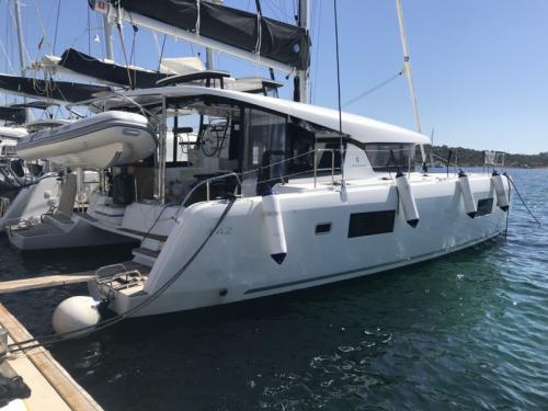 Catamaran Lagoon 42 for hire in Portisco