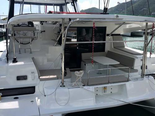 Katamaran Lagoon 42 Yachtcharter in Road Town 