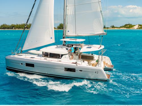 Cat Lagoon 42 for charter in Hyeres