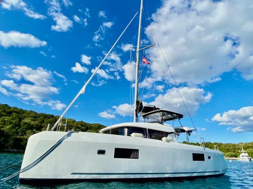Catamaran Lagoon 42 available for charter in Sibenik