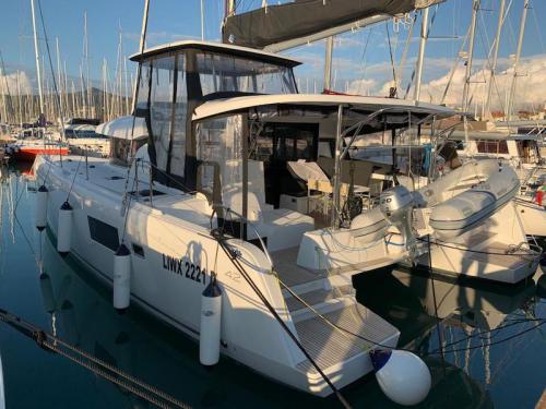 Cat Lagoon 42 for rent in Rosignano Solvay