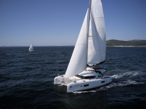 Catamaran Lagoon 42 for charter in Baiona