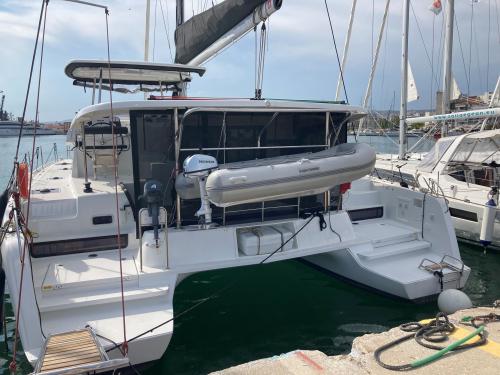 Catamaran Lagoon 42 for rent in Volos