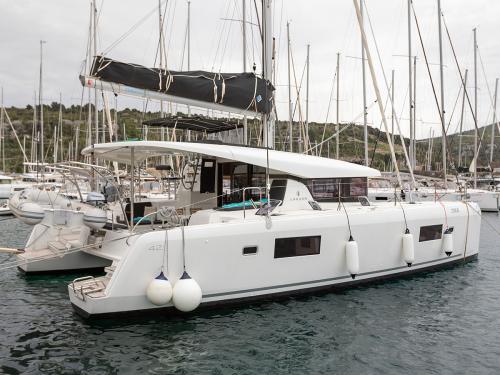 Catamaran Lagoon 42 for charter in Primosten