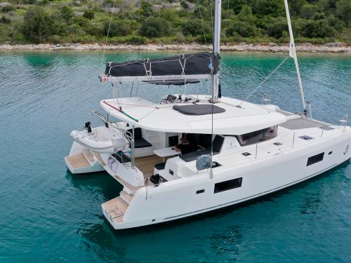 Katamaran Lagoon 42 Yachtcharter in Seget