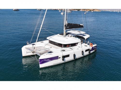 Kat Lagoon 42 chartern in Yes Marina