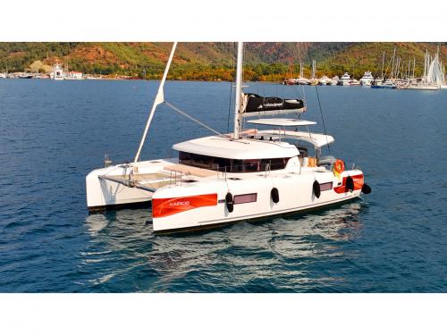 Cat Lagoon 42 for charter in Albatros Marina