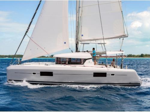 Catamaran Lagoon 42 for charter in Red Hook