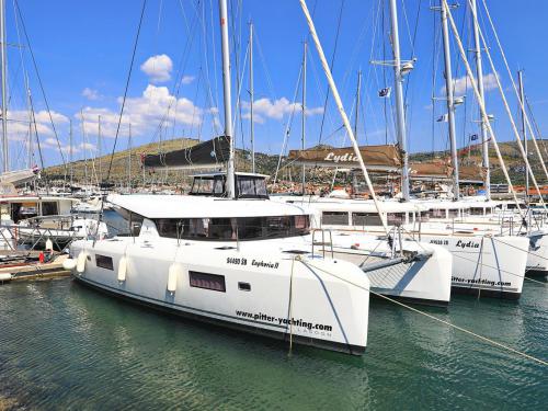 Catamaran Lagoon 42 for charter in Trogir