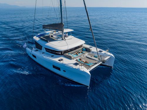 Catamaran Lagoon 42 for rent in Lefkas