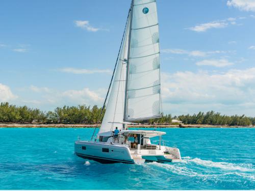 Catamaran Lagoon 42 for rent in Marina Le Marin