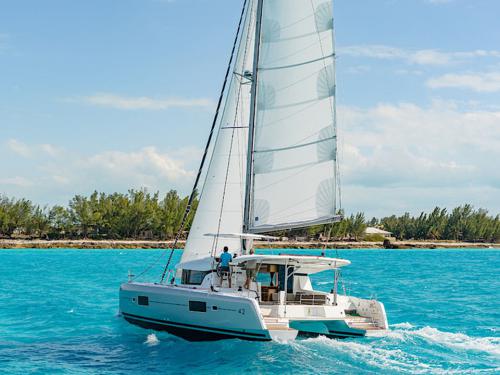 Cat Lagoon 42 for rent in Palma