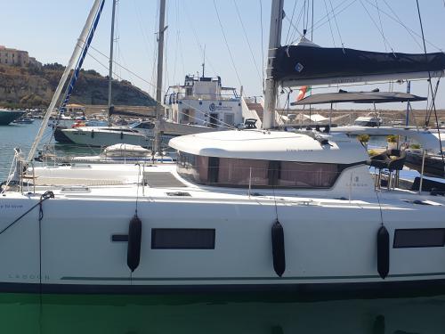 Kat Lagoon 42 Yachtcharter in Tropea