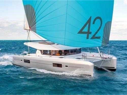 Catamaran Lagoon 42 for charter in Saint Raphael