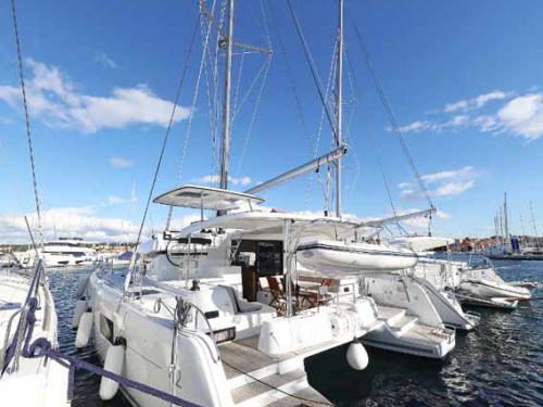 Cat Lagoon 42 for hire in Murter
