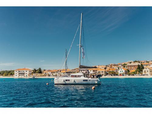 Cat Lagoon 42 for rent in Marina Mandalina