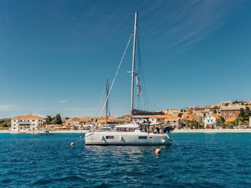 Katamaran Lagoon 42 Yachtcharter in Marina Mandalina