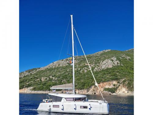 Kat Lagoon 42 chartern in Lefkas