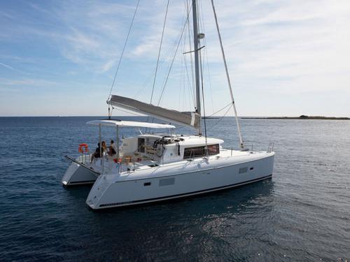 Cat Lagoon 42 for rent in Portisco