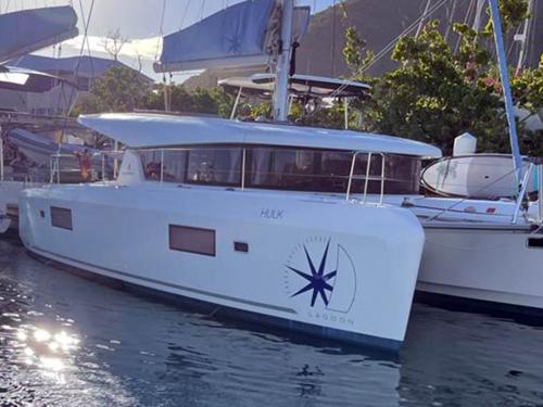 Kat Lagoon 42 chartern in Nanny Cay Town