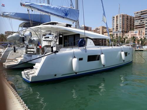 Katamaran Lagoon 42 chartern in Palma
