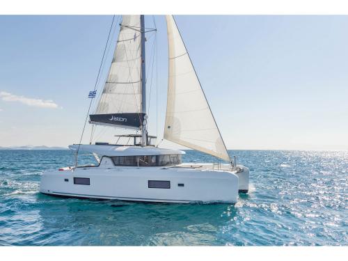 Catamaran Lagoon 42 for hire in Kos City