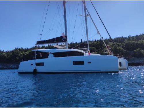 Cat Lagoon 42 for rent in Lefkas