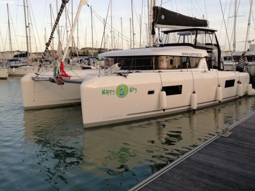 Katamaran Lagoon 42 chartern in Marina Frapa