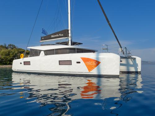 Cat Lagoon 42 for charter in Aktion