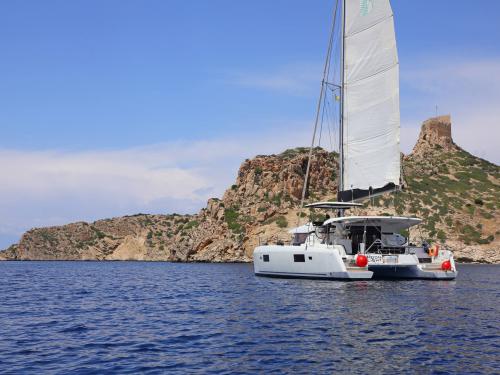 Catamaran Lagoon 42 for hire in Marina Veruda