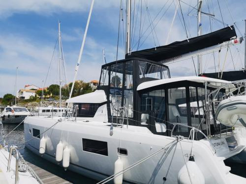 Cat Lagoon 42 available for charter in Marina Frapa