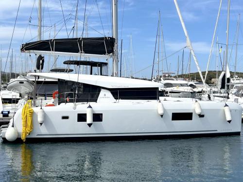 Cat Lagoon 42 for rent in Lavrio