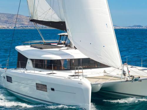 Cat Lagoon 42 available for charter in La Spezia