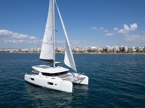 Kat Lagoon 42 Yachtcharter in Marina Alimos Kalamaki