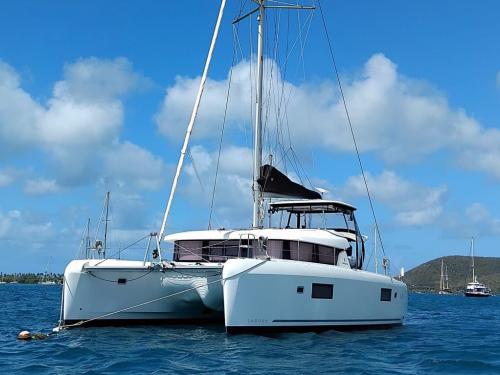 Katamaran Lagoon 42 chartern in Le Marin