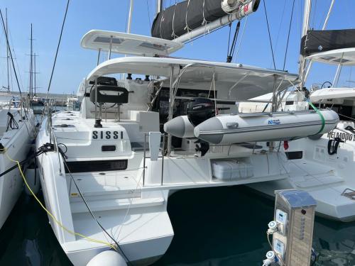 Cat Lagoon 42 for charter in Messina