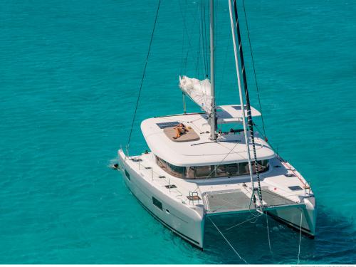 Catamaran Lagoon 42 for hire in La Spezia