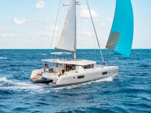 Catamaran Lagoon 42 for hire in Vlichada