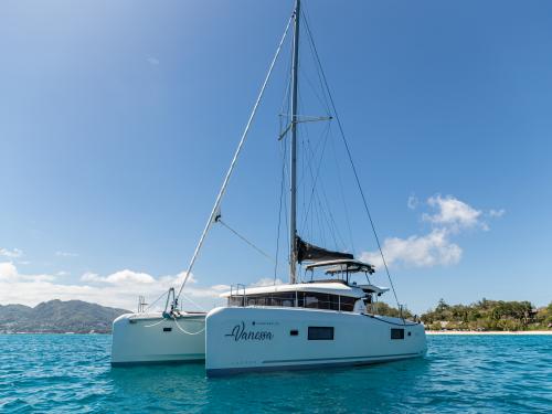 Katamaran Lagoon 42 Yachtcharter in Eden Island Resort