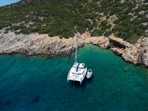 Cat Lagoon 420 for rent in Bodrum