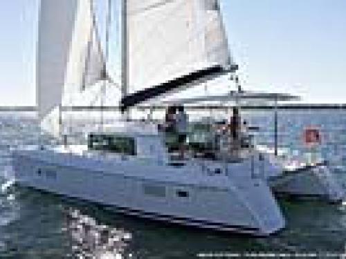 Kat Lagoon 420 in Alimos Marina Kalamaki chartern