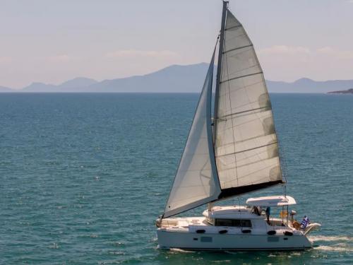 Katamaran Lagoon 420 Yachtcharter in Yachthafen Volos