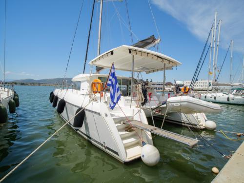 Kat Lagoon 420 chartern in Yachthafen Volos