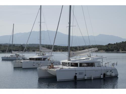 Catamaran Lagoon 421 for hire in Porto Heli