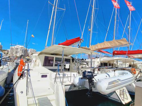 Kat Lagoon 421 Yachtcharter in Sant Antoni de Portmany
