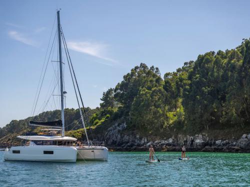 Catamaran Lagoon 43 for hire in Marina di Portisco