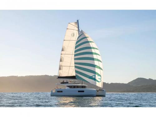 Katamaran Lagoon 43 Yachtcharter in Portisco