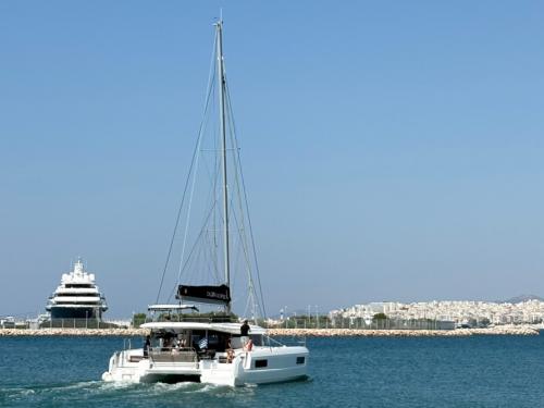 Kat Lagoon 43 chartern in Kallithea